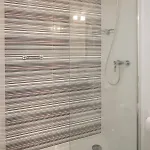 Center - Subway Nearby Апартаменти