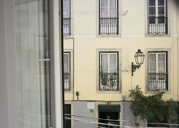 Center - Subway Nearby 公寓 *