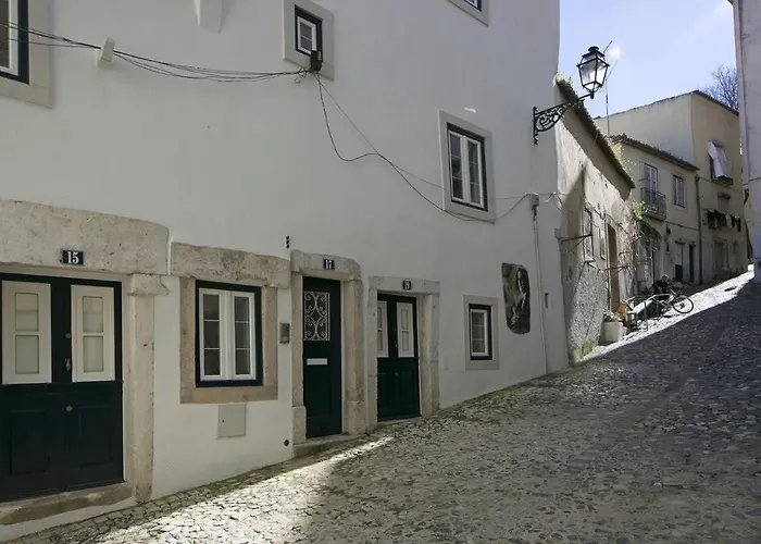 Center - Subway Nearby